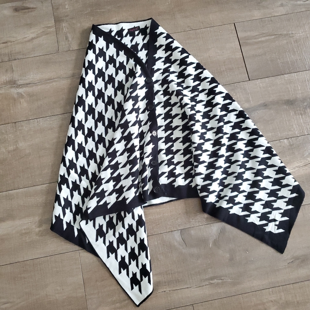 Top it Off Women's Knit Scarf Shawl Poncho Wrap B&W Hounds tooth